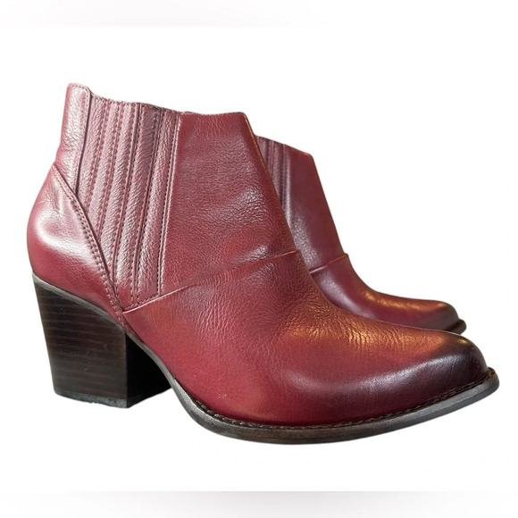 Johnston & Murphy Shoes - Johnston and Murphy Charli Short Boot Leather Wine Size 7.5